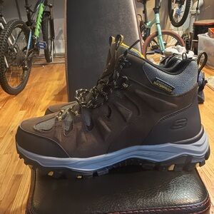Skechers Men's Black and Blue Hiking Boots waterproof Retail $75!!